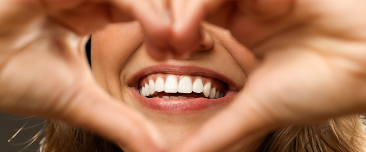 Close up a woman smiling